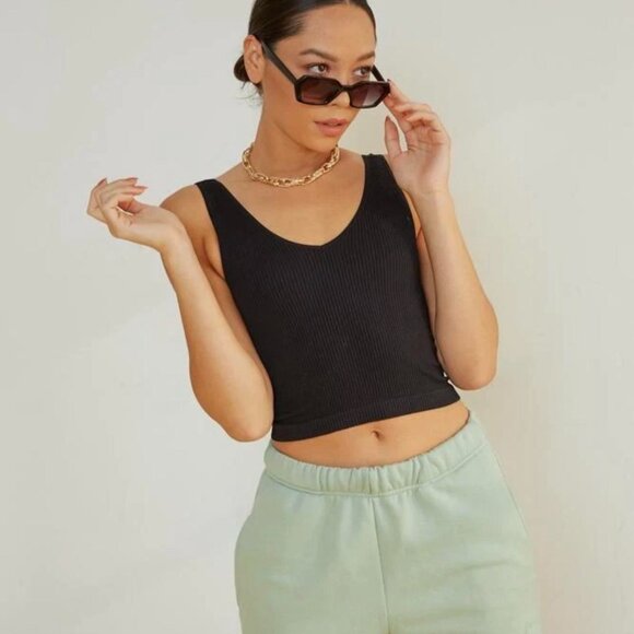 American Threads black ribbed basic tank🖤☁️ - Picture 3 of 6